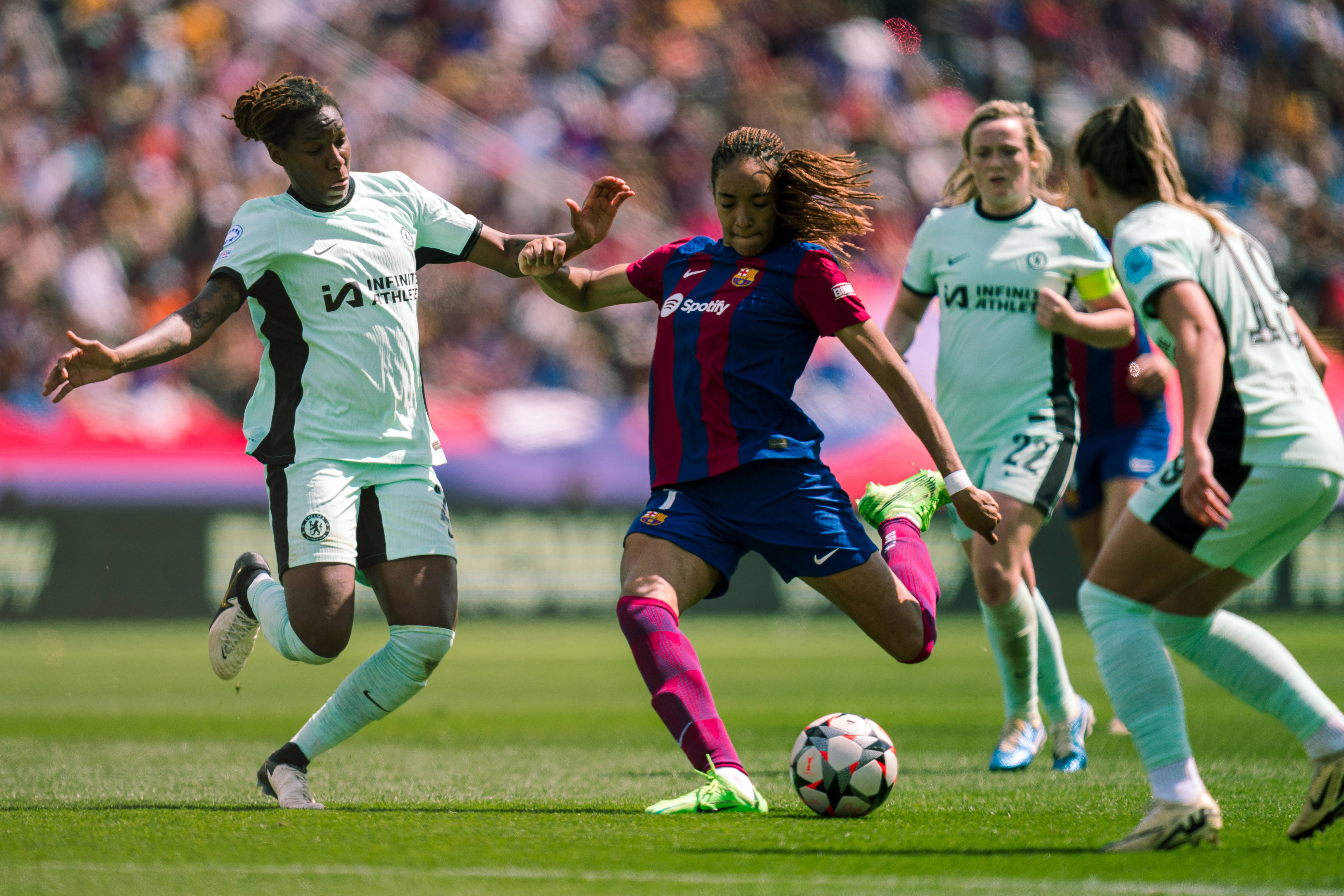 紧张刺激的欧洲足球赛事正在火热进行中的简单介绍