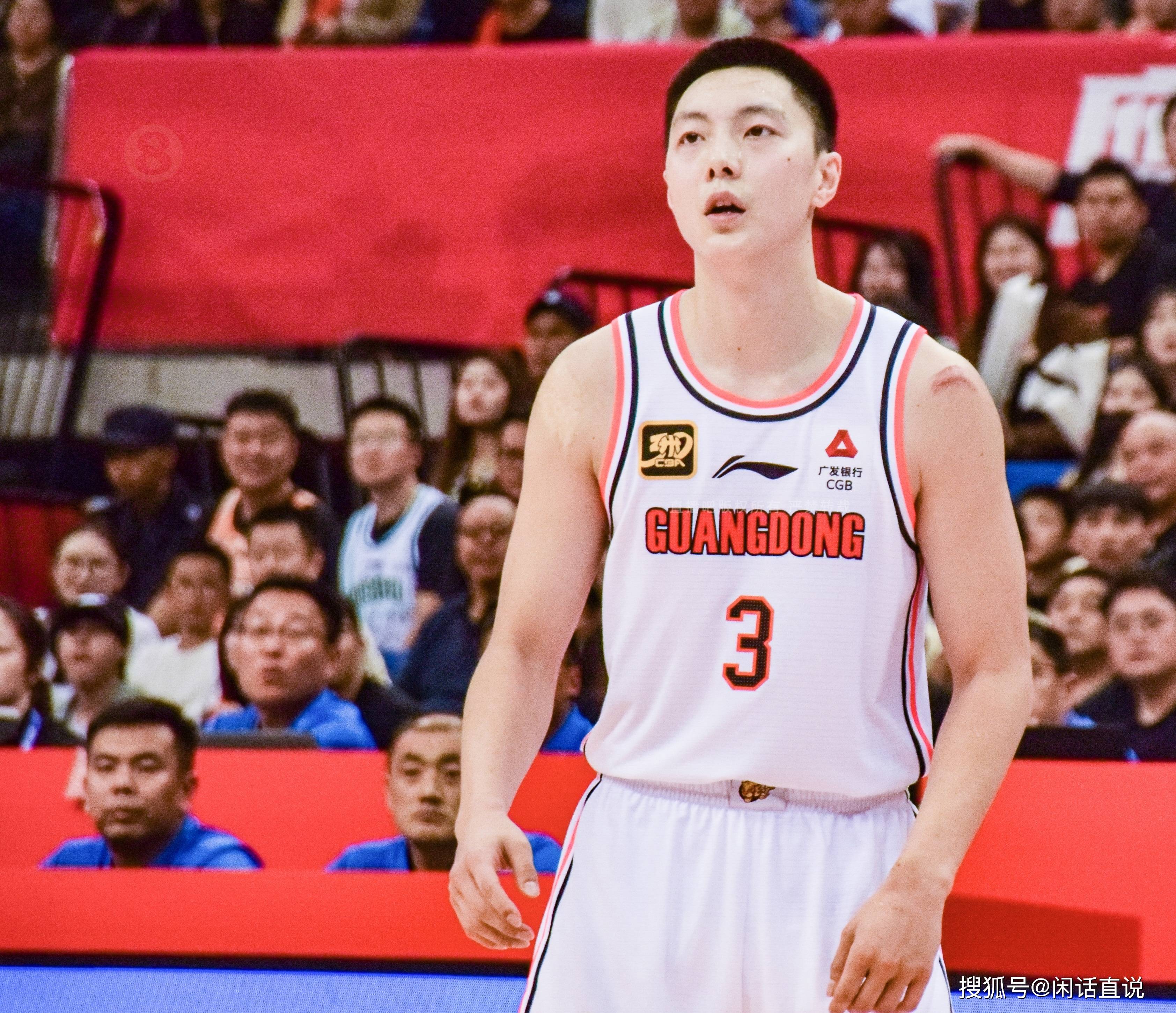 广东男篮再胜新疆，保持不败纪录