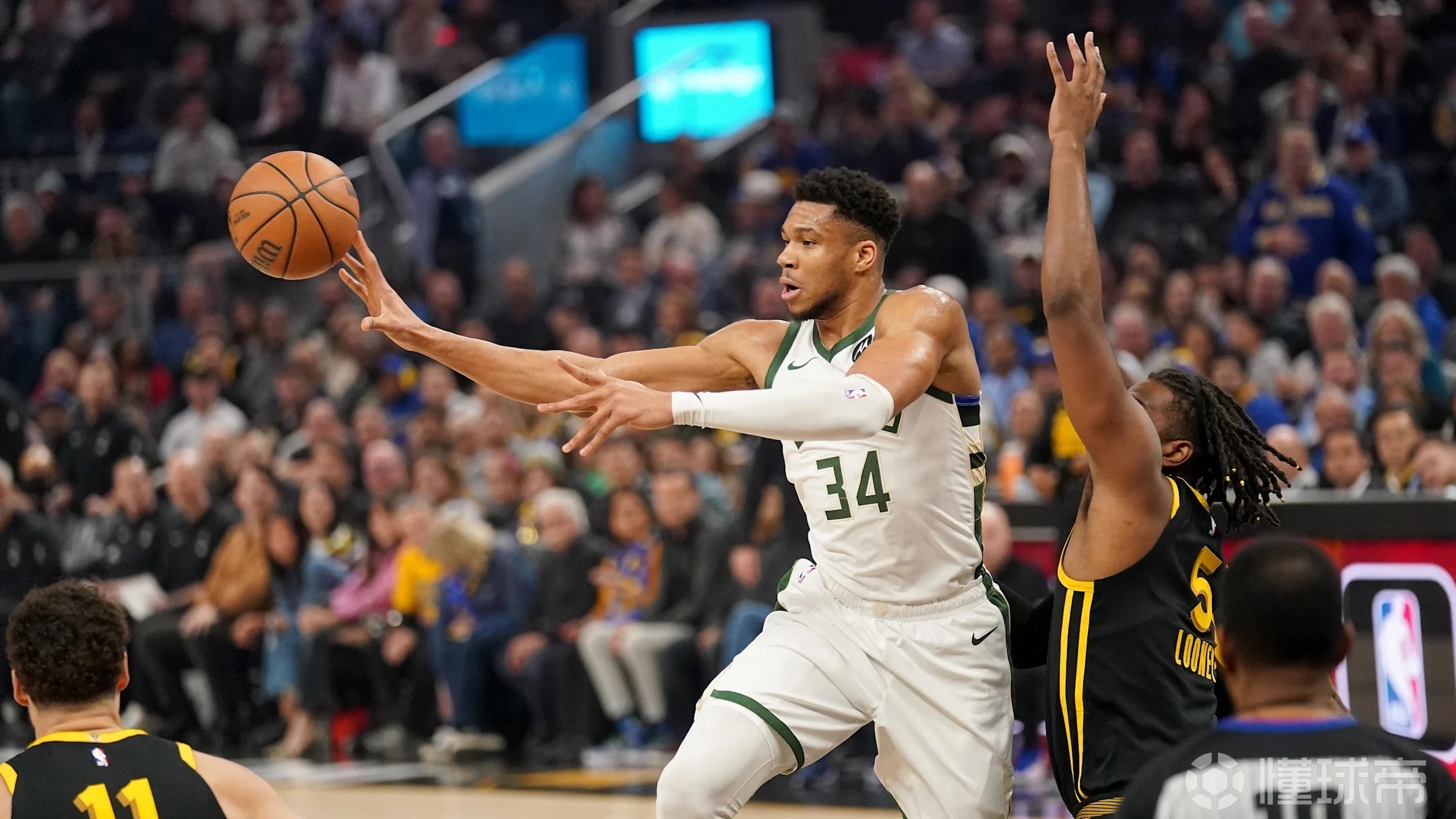 字母哥赛事官方发布逆转新规，篮网争议不断！的简单介绍